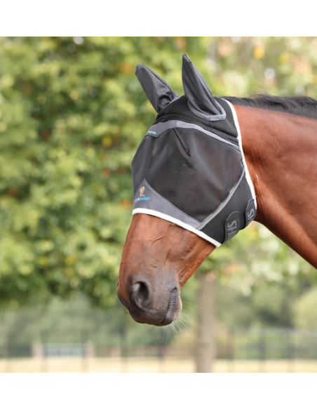 Shires Air Motionhyönteshuppu korvilla