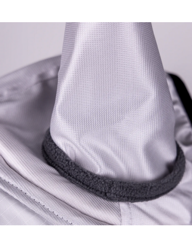 Shires FlyGuard Pro Sun Shade hyönteishuppu korvilla