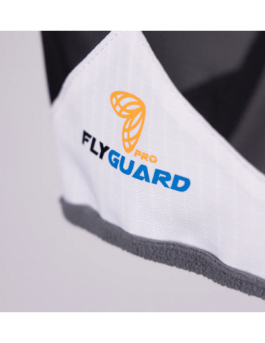 Shires FlyGuard Pro Sun Shade hyönteishuppu korvilla