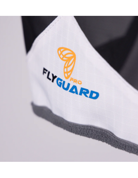 Shires FlyGuard Pro Sun Shade hyönteishuppu korvilla