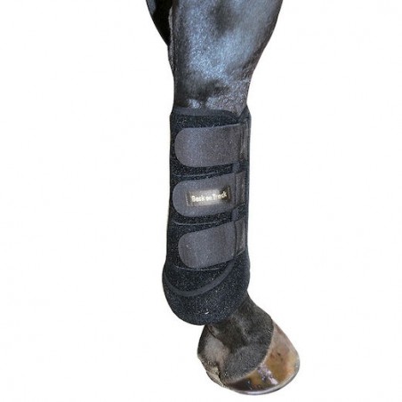 Back on Track treenisuojat eli ratsastussuojat takajalkoihin