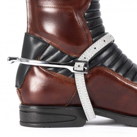 Globus kannusremmit hopeaglitteriä sydänsoljella Globus kannusremmit hopeaglitteriä sydänsoljella